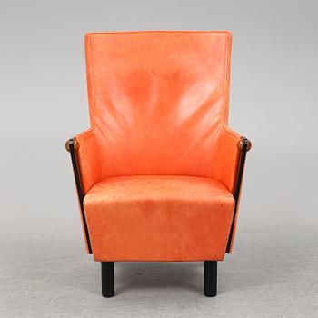 A leather easy chair, 20th century.