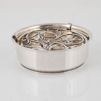 Atelier Borgila, a sterling silver ashtray, Stockholm 1940.