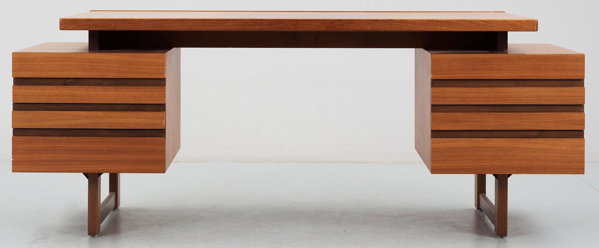 SKRIVBORD, Formgivet av Olavi Hänninen för Nupponen, Finland.