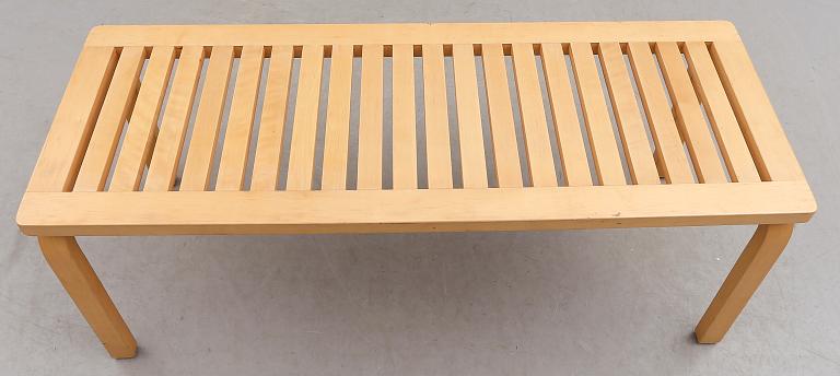 BÄNK, modell 153A, Alvar Aalto, Artek, 1900-talets andra hälft.