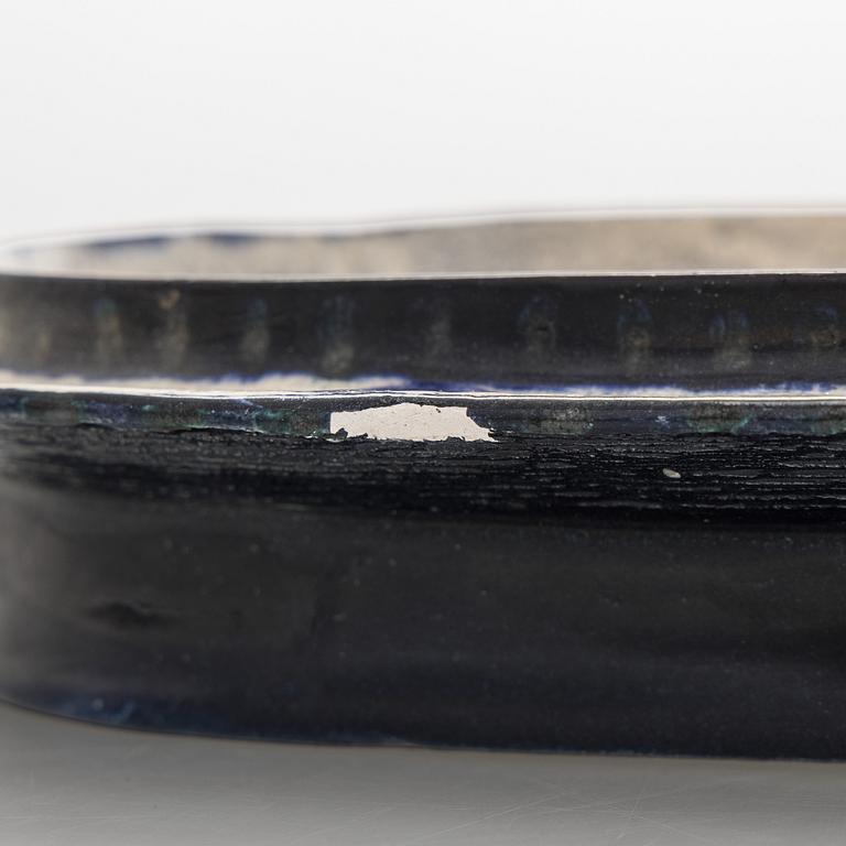 Birger Kaipiainen, a ceramic decorative plate, signed Kaipiainen.