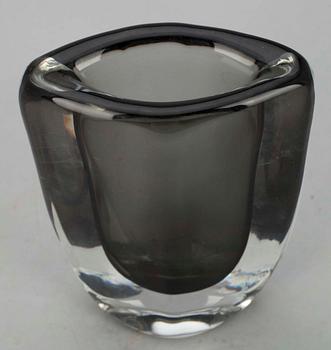 VAS, glas. sign. Orrefors N, 3538/428.