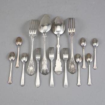PARTI SILVER, 11 delar, svenska samt danska stämplar, 1900-tal. Vikt ca 400 g.