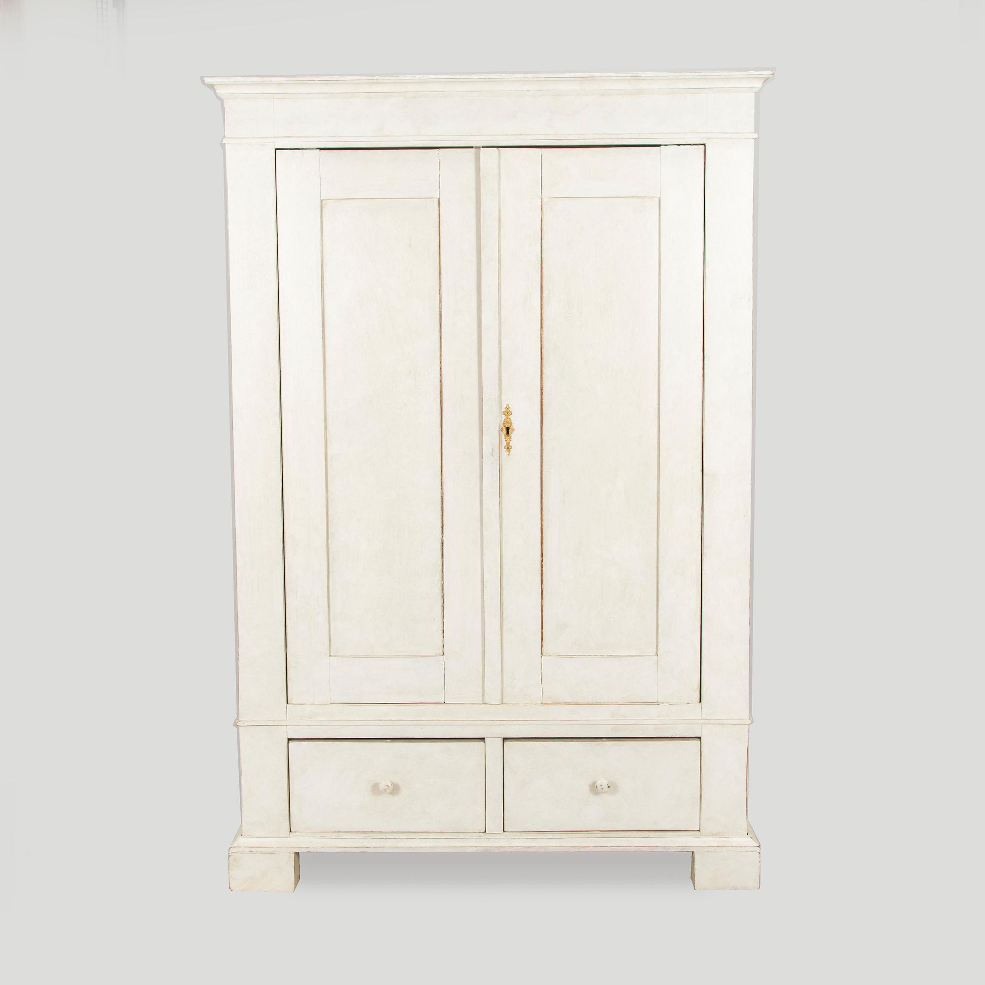 Klädskåp, 1900-tales första hälft.