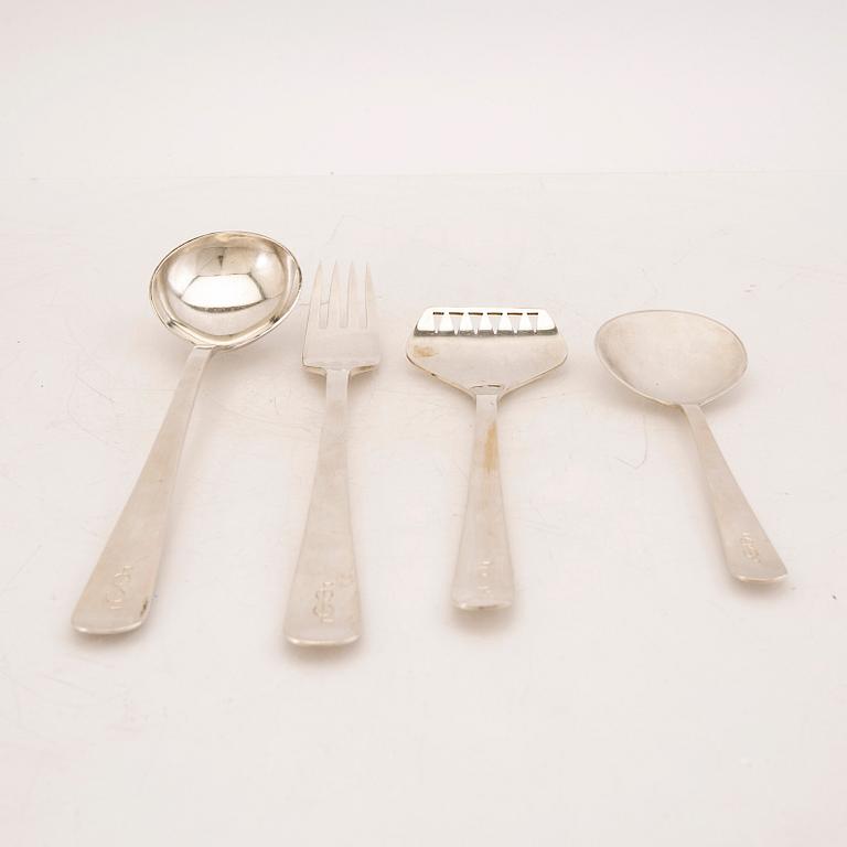 Wiwen Nilsson, uppläggningsbestick 4 delar, silver. 1967 och 1970.