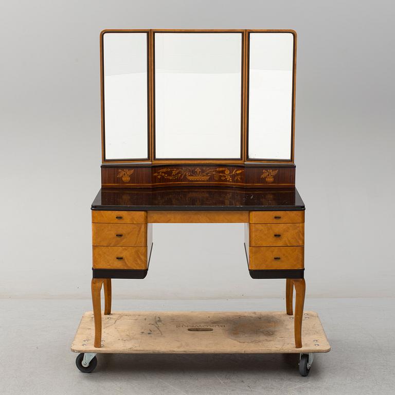 A 'Haga' toilette table by Carl Malmsten, Nordiska Kompaniet, 1930.