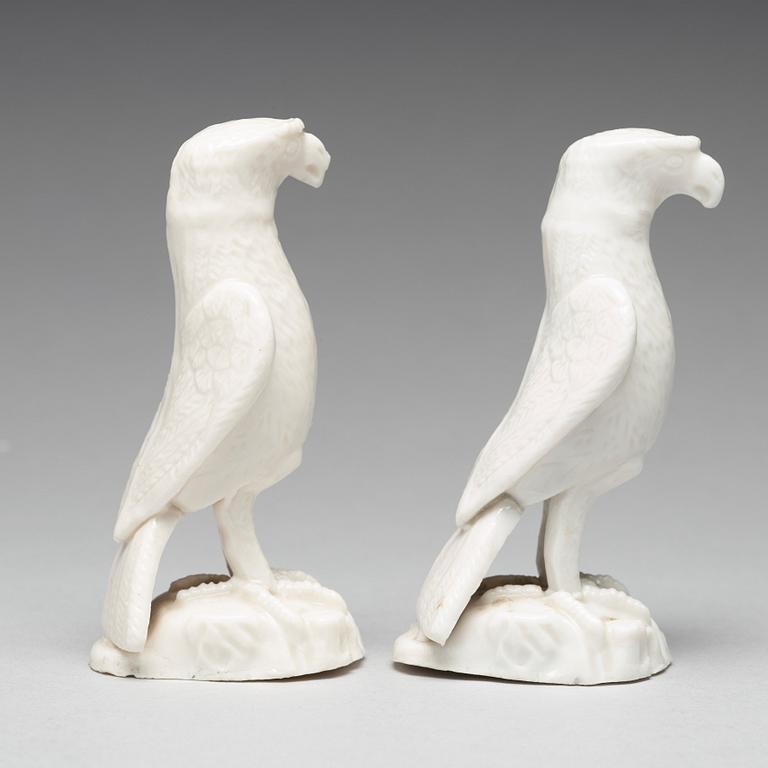 A pair of blanc de chine figure of hawks, Qing dynasty, 18th Century.