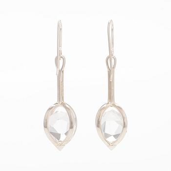 Efva Attling, örhängen, "Captured Harmony", sterling silver och bergkristall.