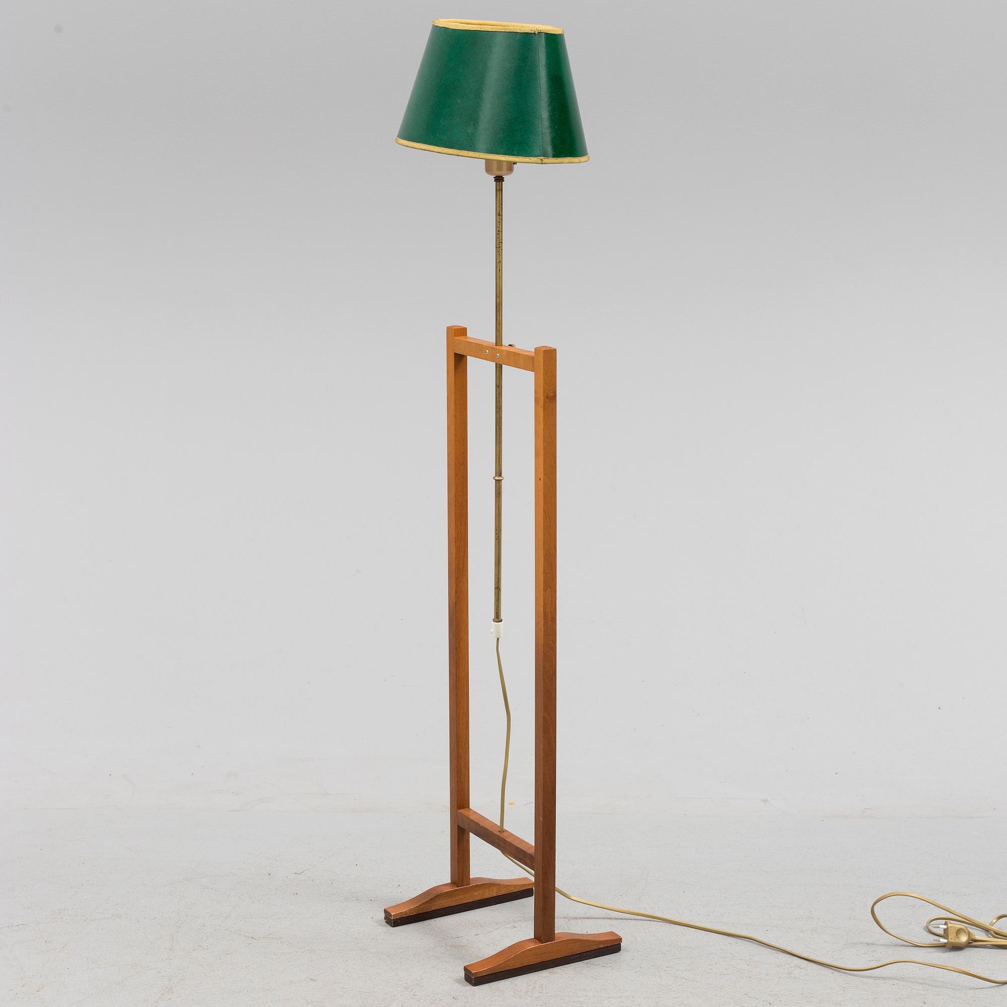 A MID-20TH CENTURY FLOOR LAMP KRYCKAN BY SVENSK TENN.