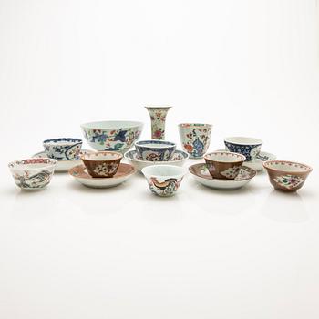 Ett parti, 11 delar, porslin, Kina, delvis 1700-tal.
