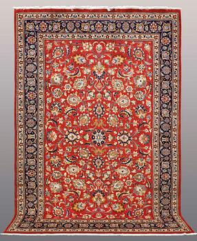 A carpet, Sarouk, ca 295 x 190 cm.