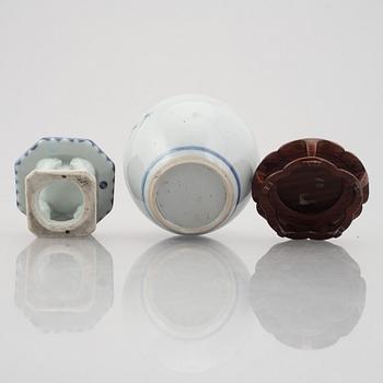 Six pieces of Chinese porcelain, Qing dynasty, 18th-19th century.