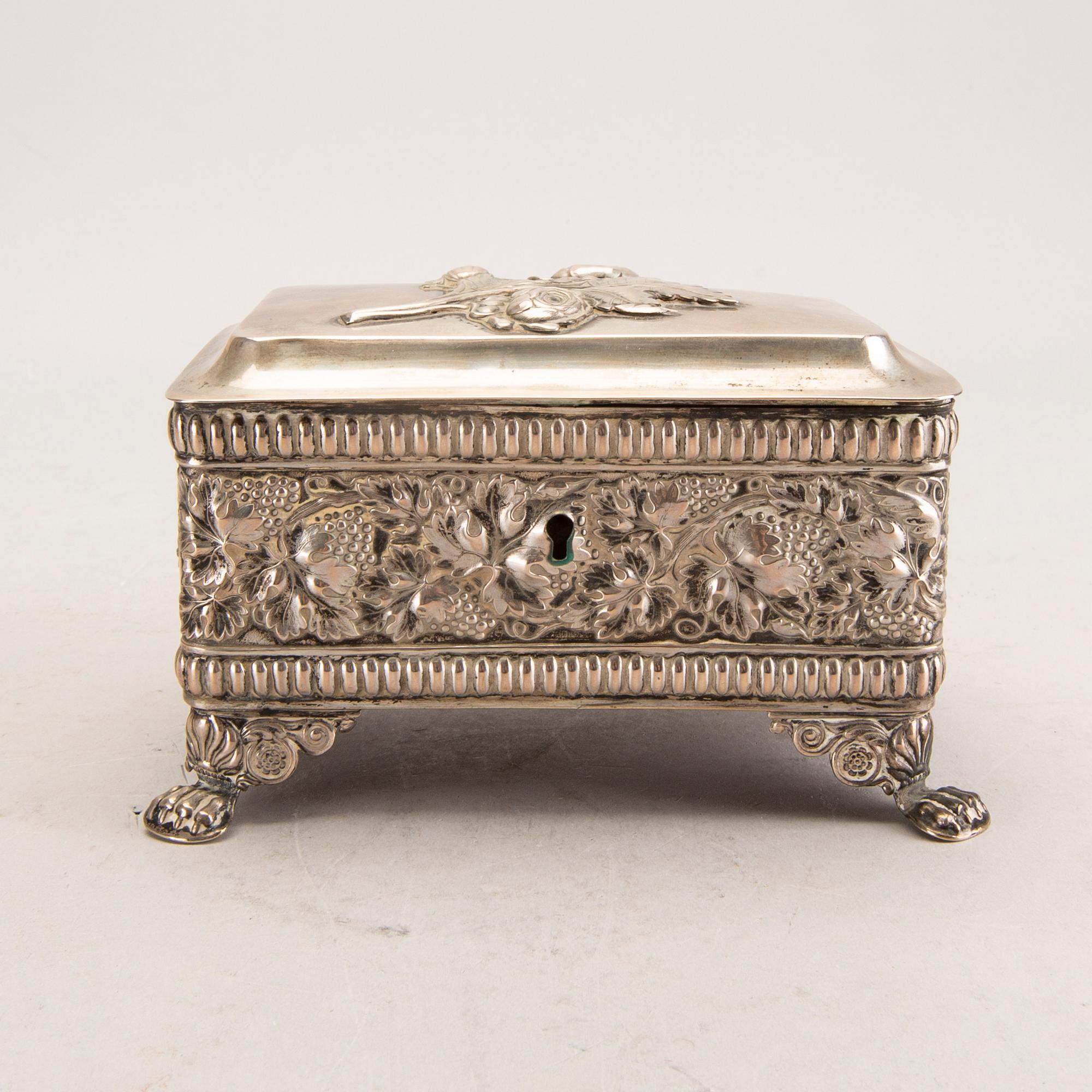 A 19th century probably German silver sugar bowl, weight 378 gr.