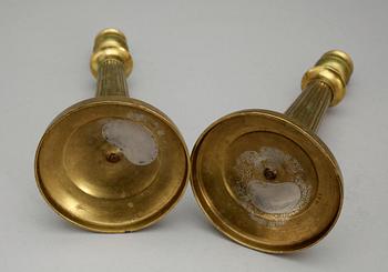 LJUSSTAKAR, ett par, mässing, senempire, omkring 1800-talets mitt.