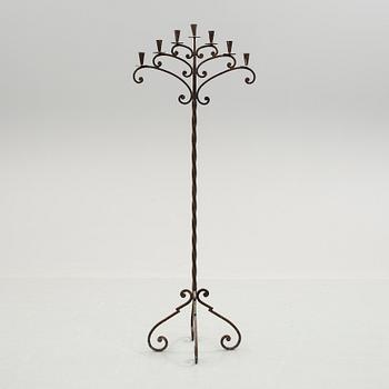 GOLVKANDELABER, järnsmide, 1900-talets andra hälft.