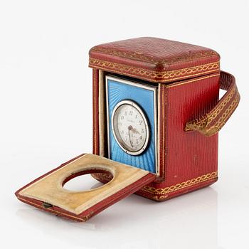 Cartier, reseur i förgyllt silver och emalj samt originaletui, Frankrike tidigt 1900-tal.