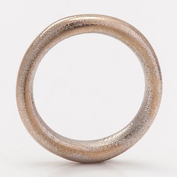 Ole Lynggaard, An 18K white gold "Love 3" ring. Denmark.