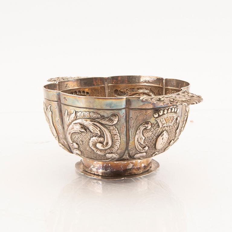 A 19th/20th century silver baroque style cup weight 166 grams.