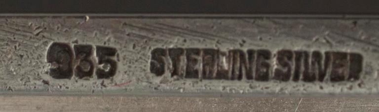 CIGARETTETUIER, 2 st, silver, svenska importstämplar samt Finska Guldsmeds AB, Åbo 1946. Tot. vikt 245 g.