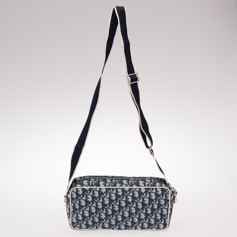 A MONOGRAM CANVAS No 2 TROTTER CROSS BODY BAG.