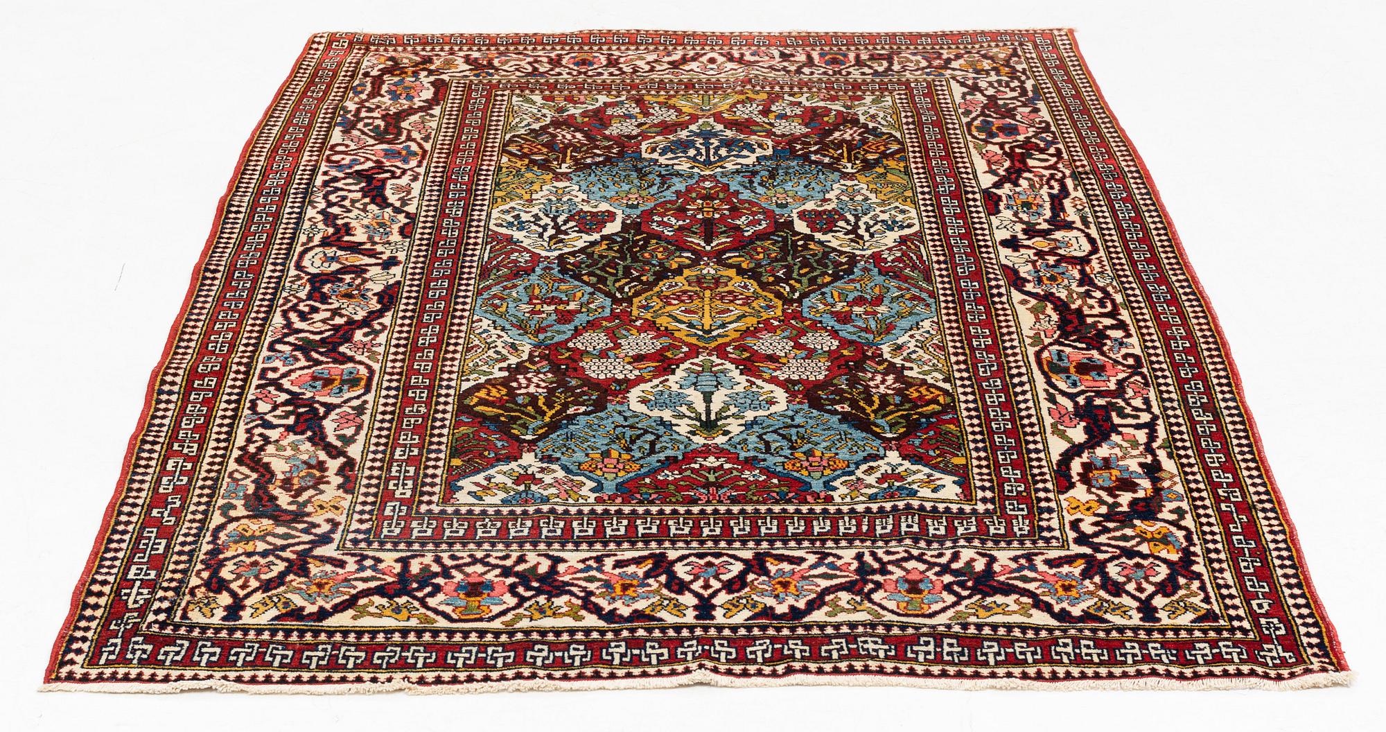 A semi-antique Mobarakeh-Esfahan rug, ca 206 x 144 cm.