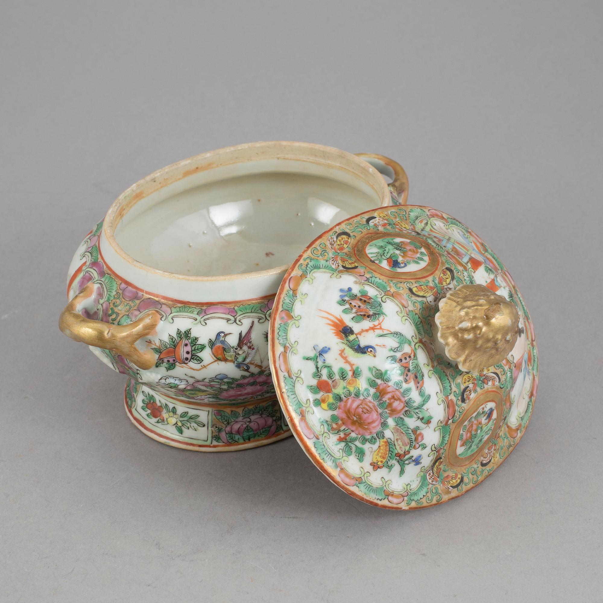 TERRIN MED LOCK, sk Kantonporslin, Kina, 1800-tal.