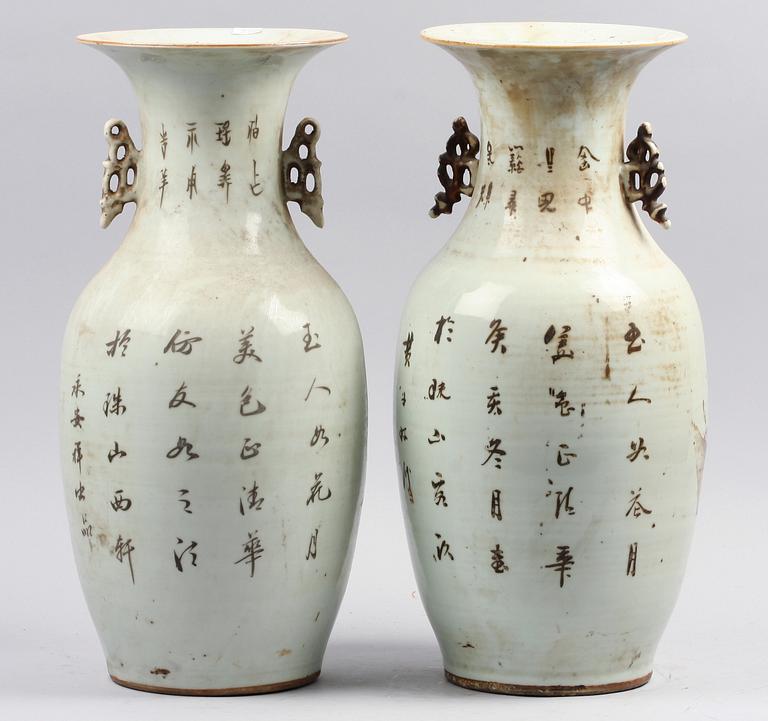 GOLVVASER, porslin, 2 st. Kina, 1900-tal.