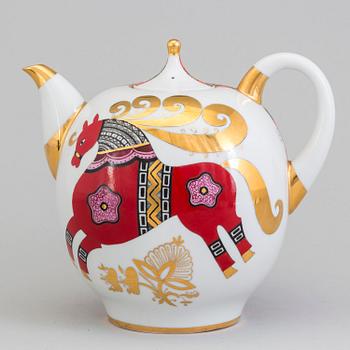 Two Lomonosov porcelain teapots, Soviet Union.