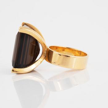 18K gold and smoky quartz ring.