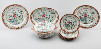 An european subject famille rose dinner service, Qing dynasty, Qianlong (1736-95).