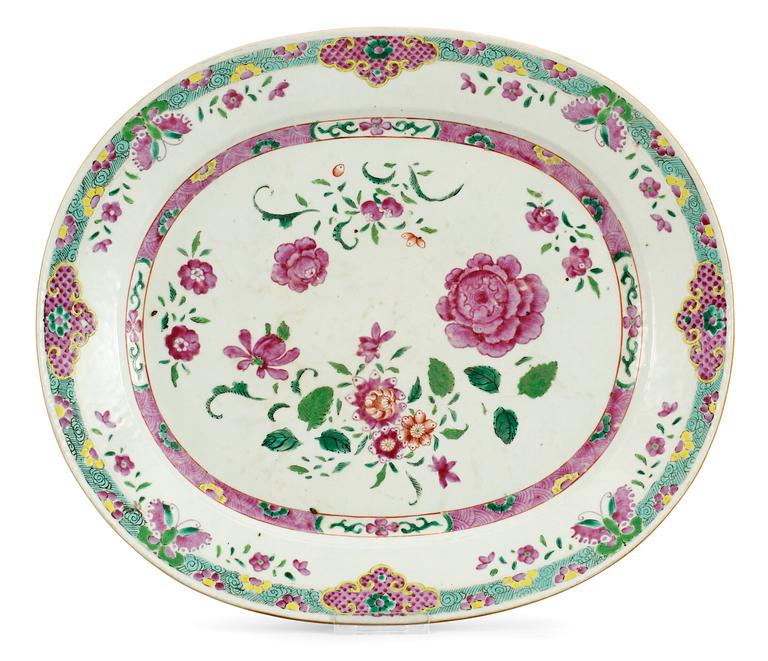 A famille rose large serving dish, Qing dynasty. Qianlong (1736-95).