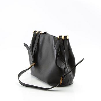 Louis Vuitton,.