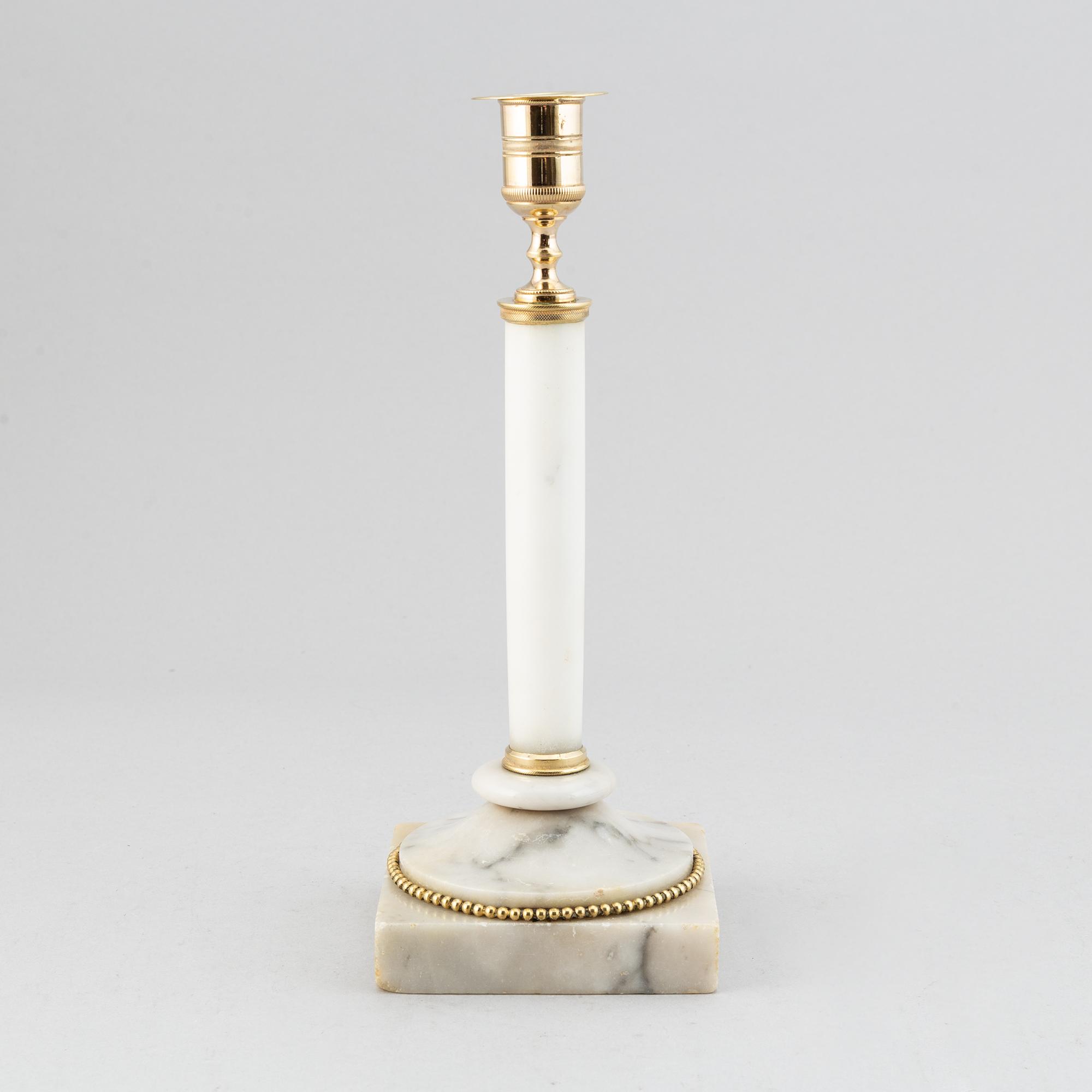 Kandelaber/ljusstake, sengustaviansk, mässing och marmor, omkring år 1800.