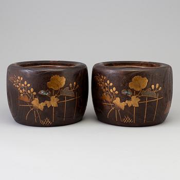 A pair of wooden carved Hibichi planters, Japan, Meiji (1868-1912).