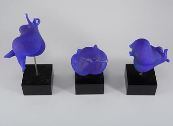 SKULPTURER, 3 st, glas, Kjell Engman, Kosta Boda, 1900-talets slut.
