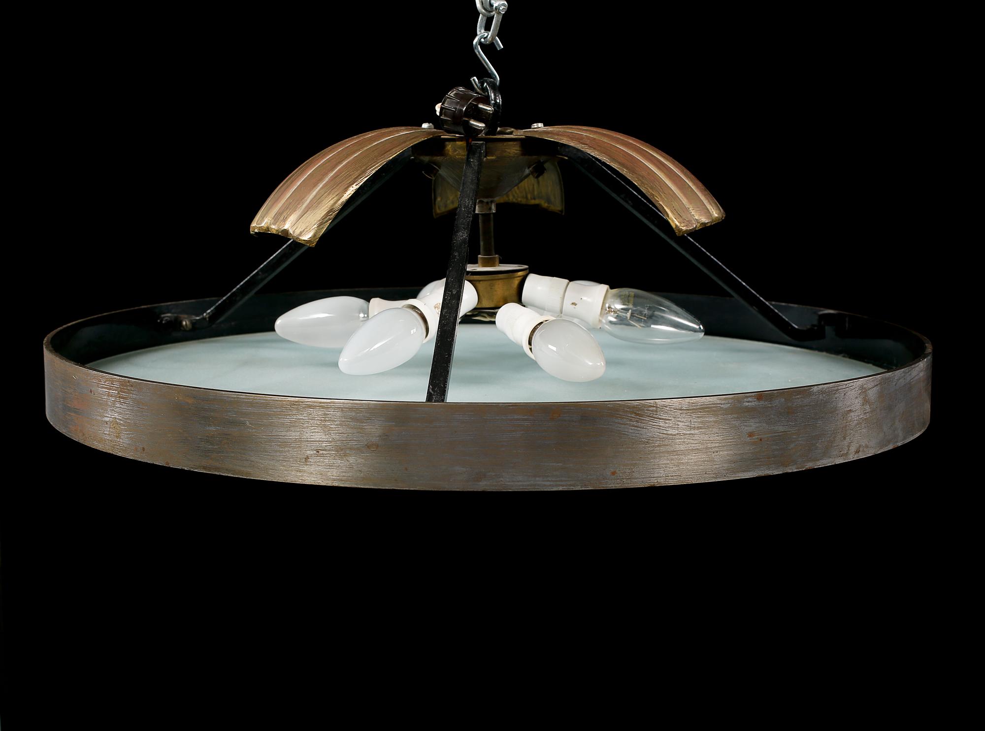 TAKLAMPA, swedish grace, Lars Holmström, Arvika, 1900-talets andra kvartal, höjd ca 20 cm.