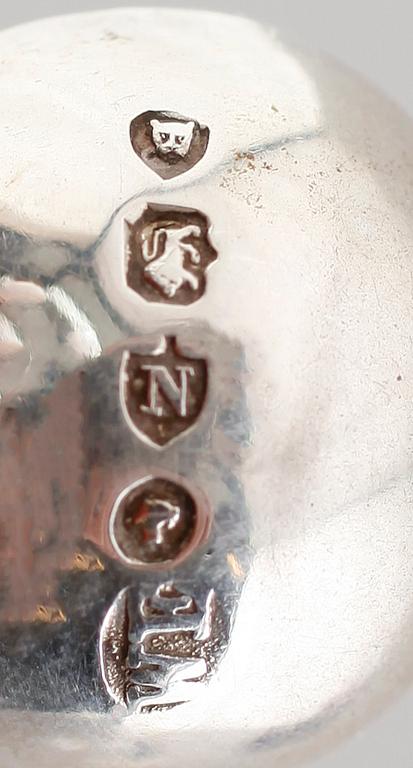 SALTKAR, 4 st, SAMT SKEDAR, 4 st, silver, London 1890. Vikt ca 102 g.