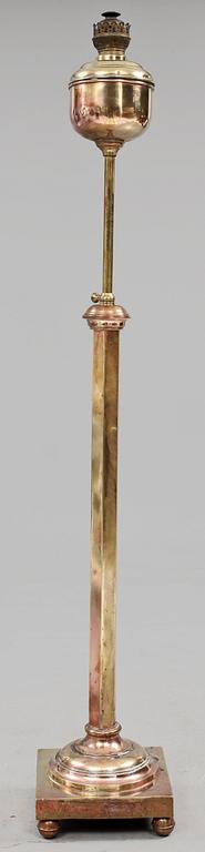 FOTOGENLAMPA PÅ FOT, Augusta, sekelskiftet 1800/1900.