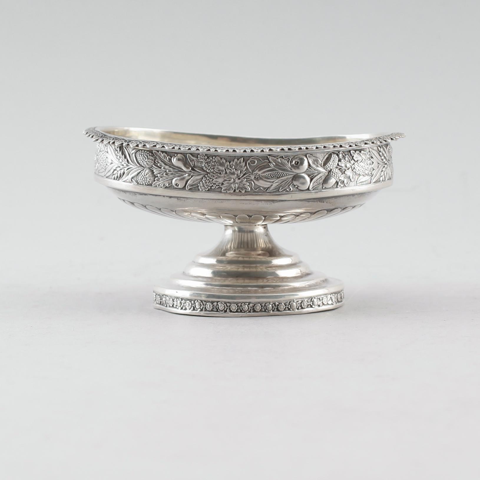 SALTKAR, silver, Ryssland, otydligt stämplad 1839. Vikt ca 62 g.