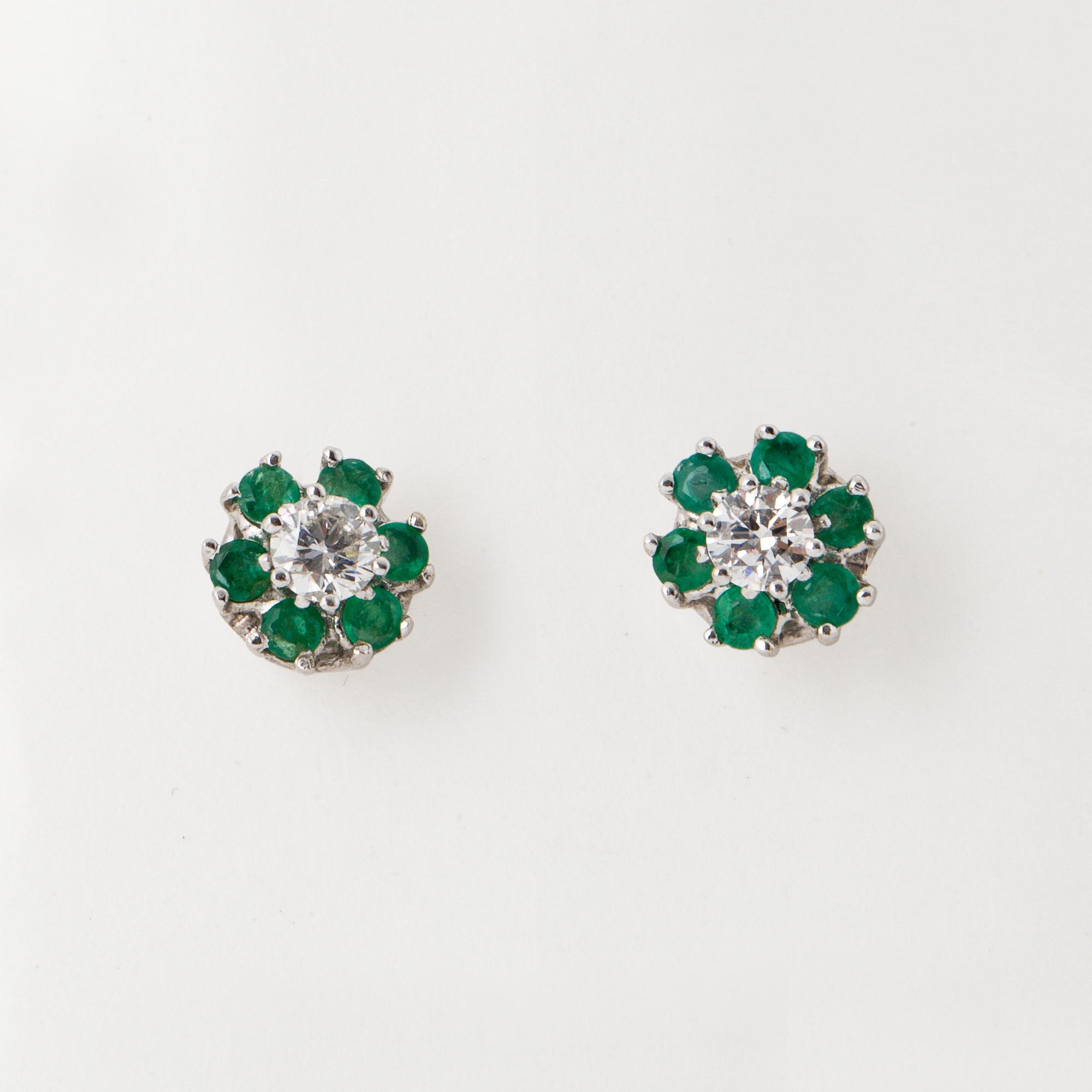 CLUSTER EARRINGS,  with diamonds and emeralds.