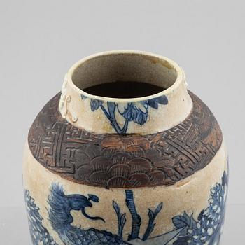 A porcelain vase, China, late Qing dynasty.