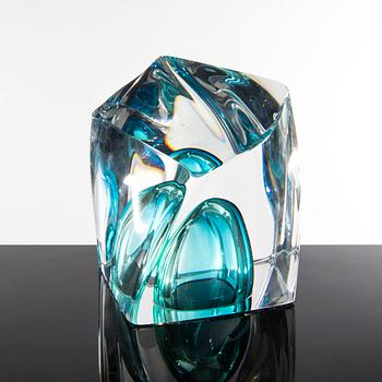 A Göran Wärff glass sculpture, Kosta Boda.