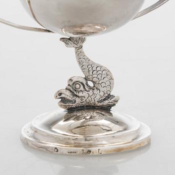 Saltkar, silver, C. I. Rindell 1810-37, och matskedar, 6 st, silver, A. Mörck, Björneborg 1800-talets första hälft.