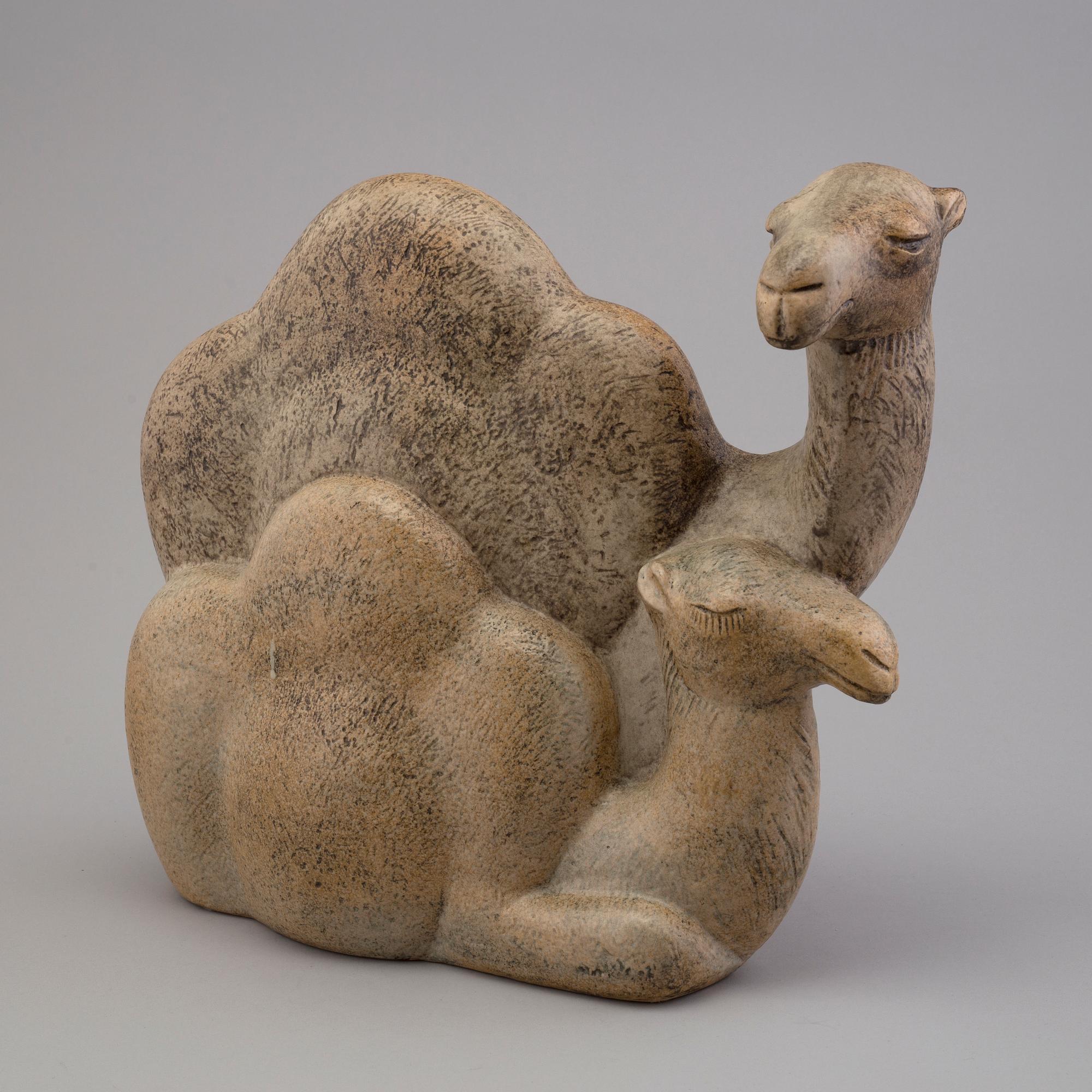 LISA LARSON, figurin, glaserat stengods, signerad Lisa L och daterad -93.