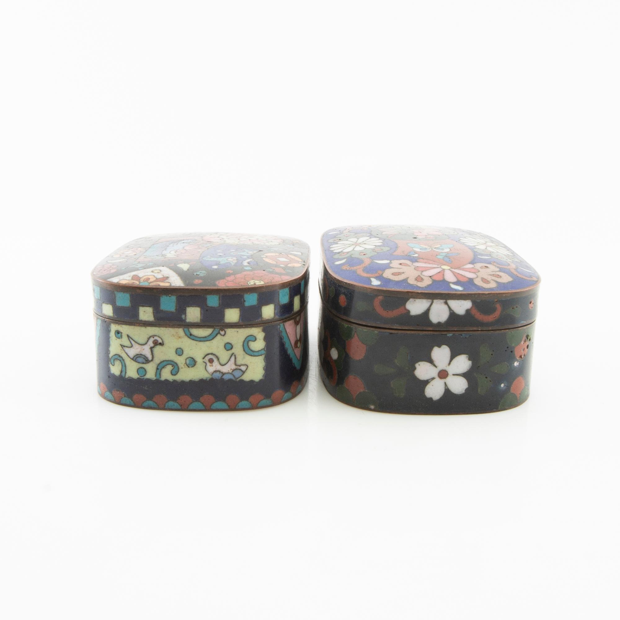 Vases 3 pcs and boxes with lids 2 pcs China 20th century first half/mid cloisonné works.