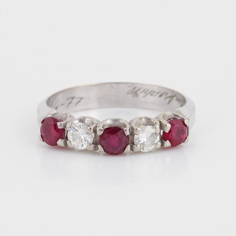 Elon Arenhill, Ring with rubies and diamonds.