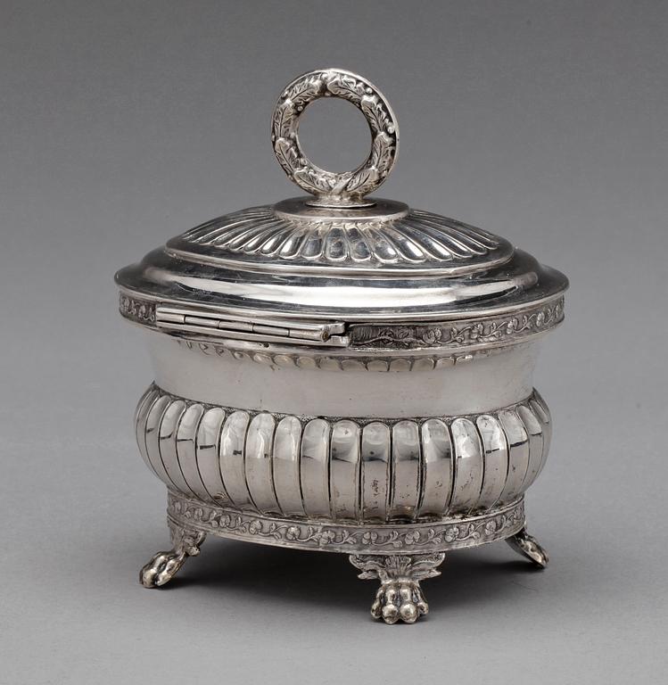 SOCKERSKRIN, silver, Gustaf Folcker, Stockholm, 1836. Vikt: ca 355 gram.