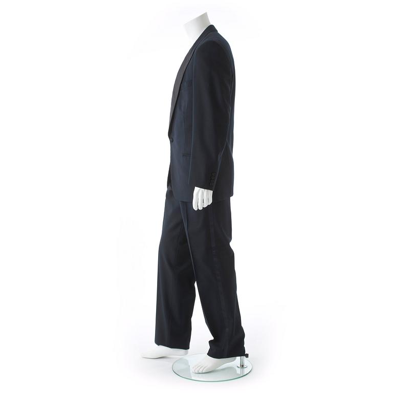 GÖTRICH, a men's suit consisting of dinner jacket and pants.