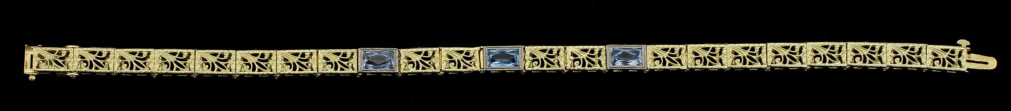 ARMBAND, 14k guld med 6 fasettslipade akvamariner, 1900-tal. Vikt 12 g.