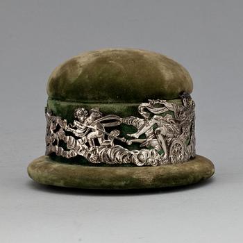 NÅLDYNA, silver, London England, 1882.